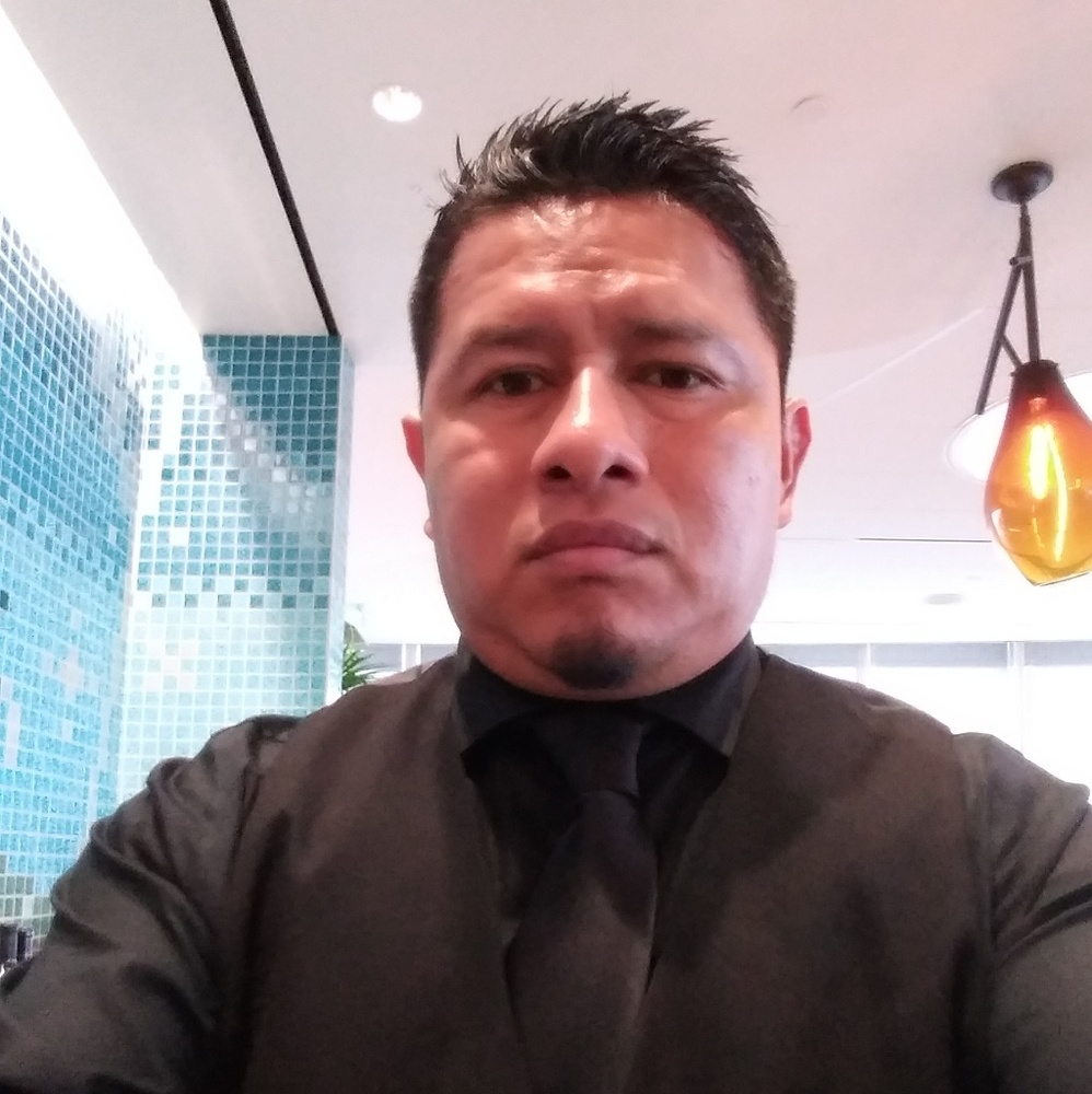 Meet your Posher, Luis